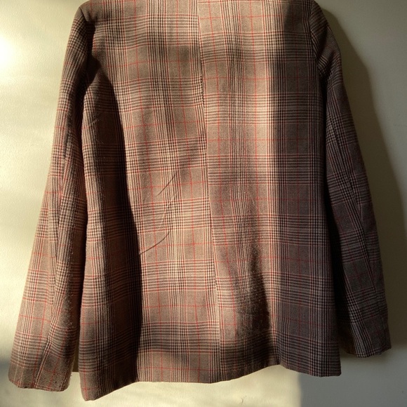 Blazer - Picture 3 of 4